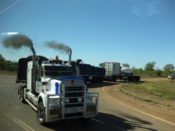 n_img_1335__road_train.jpg