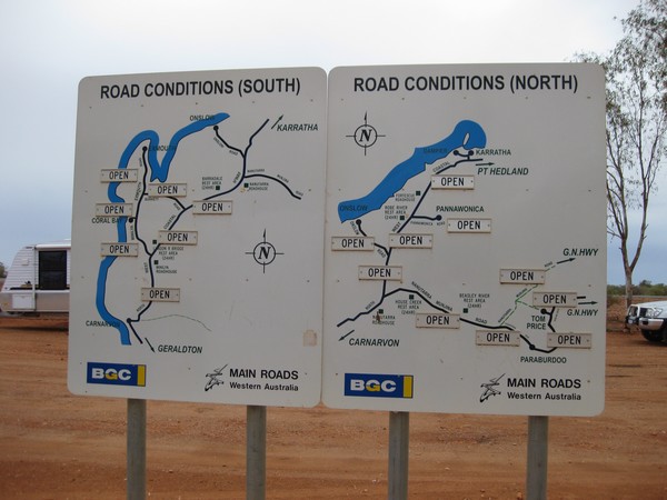 n_img_1675__road_conditions_map_at_the_nantarra_roadhouse.jpg