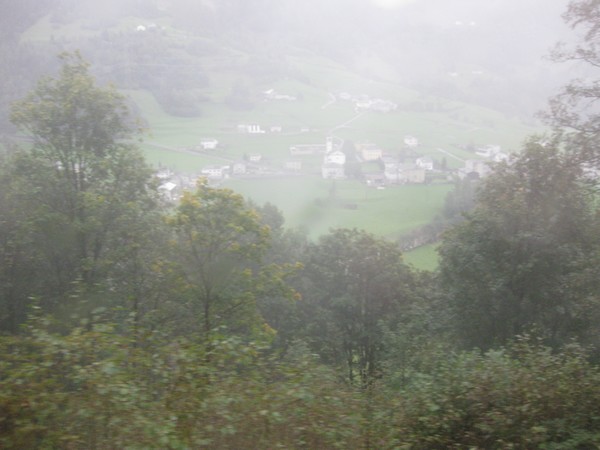 n_img_3017_misty_valley_village.jpg