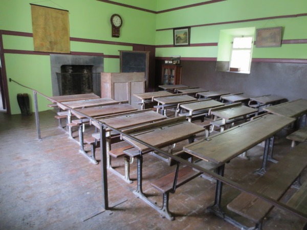 n_img_3437__school_house__1850_s_style.jpg